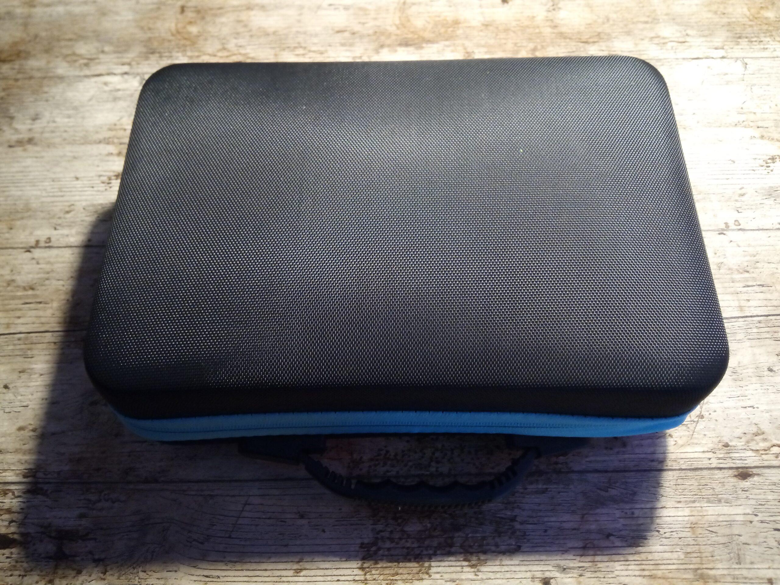 A tansport case for essential oils forms the backbone of my portable paint kit.